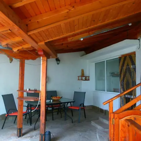 Valley Of Roses Bed & Breakfast 3*